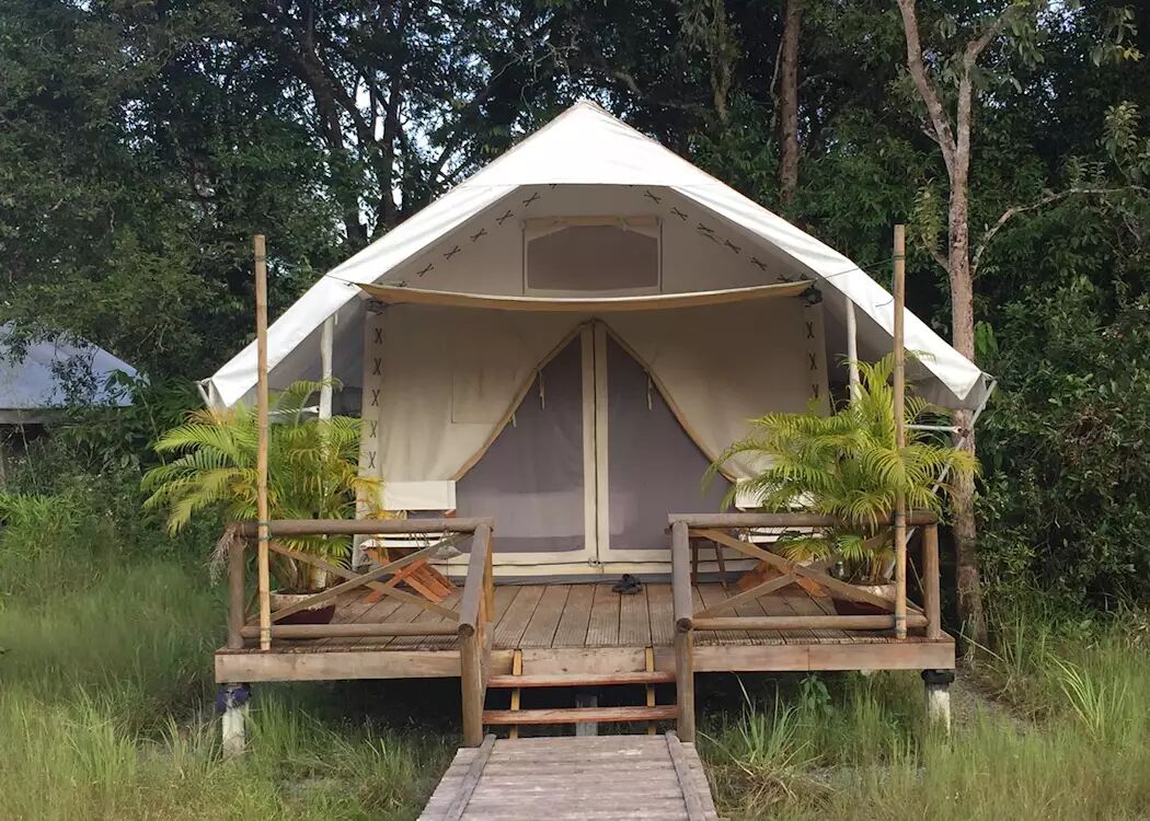 Capture the authentic charm of glamping’s cultural scene